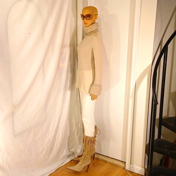 🔥 🔥 Like New Cammina (Italy) Cream Ultra Suede Western Style Heeled Boots - Picture 6 of 16